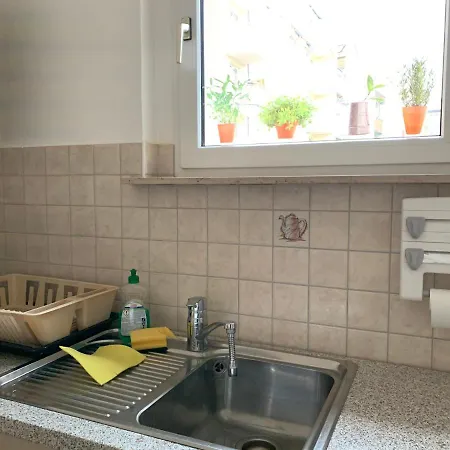 La- Apartment *