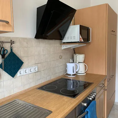 Apartment La- *