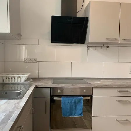Apartment La- *