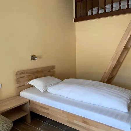 La- Apartment *