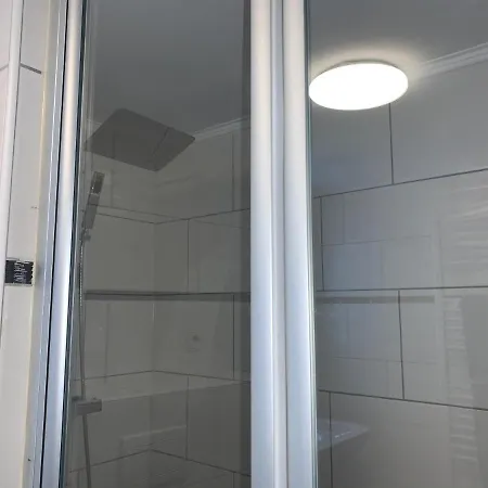 Apartment La- *