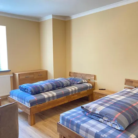 La- Apartment *