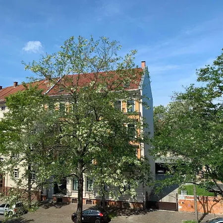 La- Apartment *